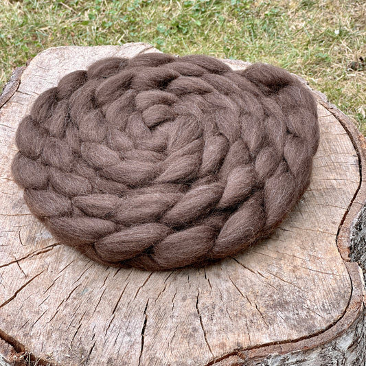 Haunui wool - medium - Chocolate 26,7 micron