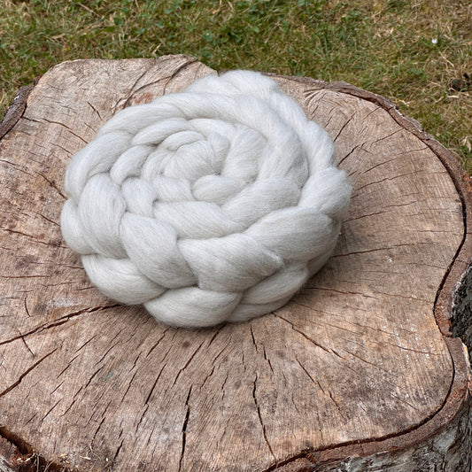 Haunui wool - extra fine - Fog Hogget 18,4 micron
