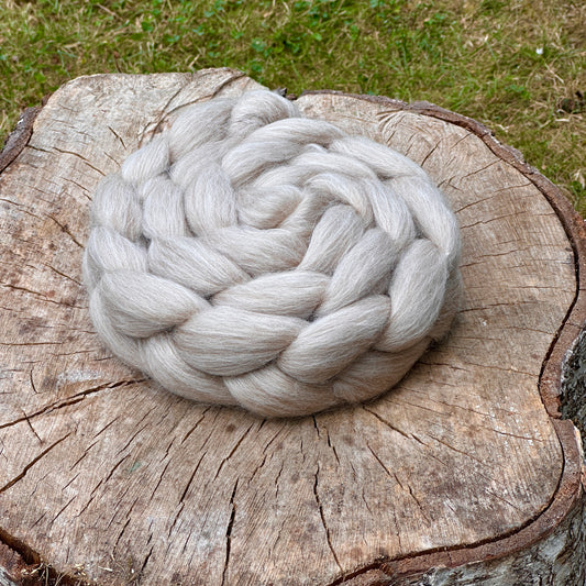Haunui wool/silke - Fudge 22,8 micron 60% + mullbärssilke 20% + White Baby Alpaca 20%