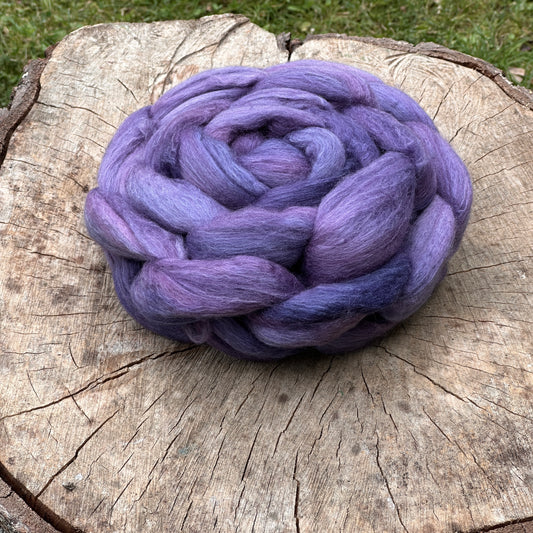 Blueberries and milk - Haunui wool 19.6 micron 70% + silk 30%