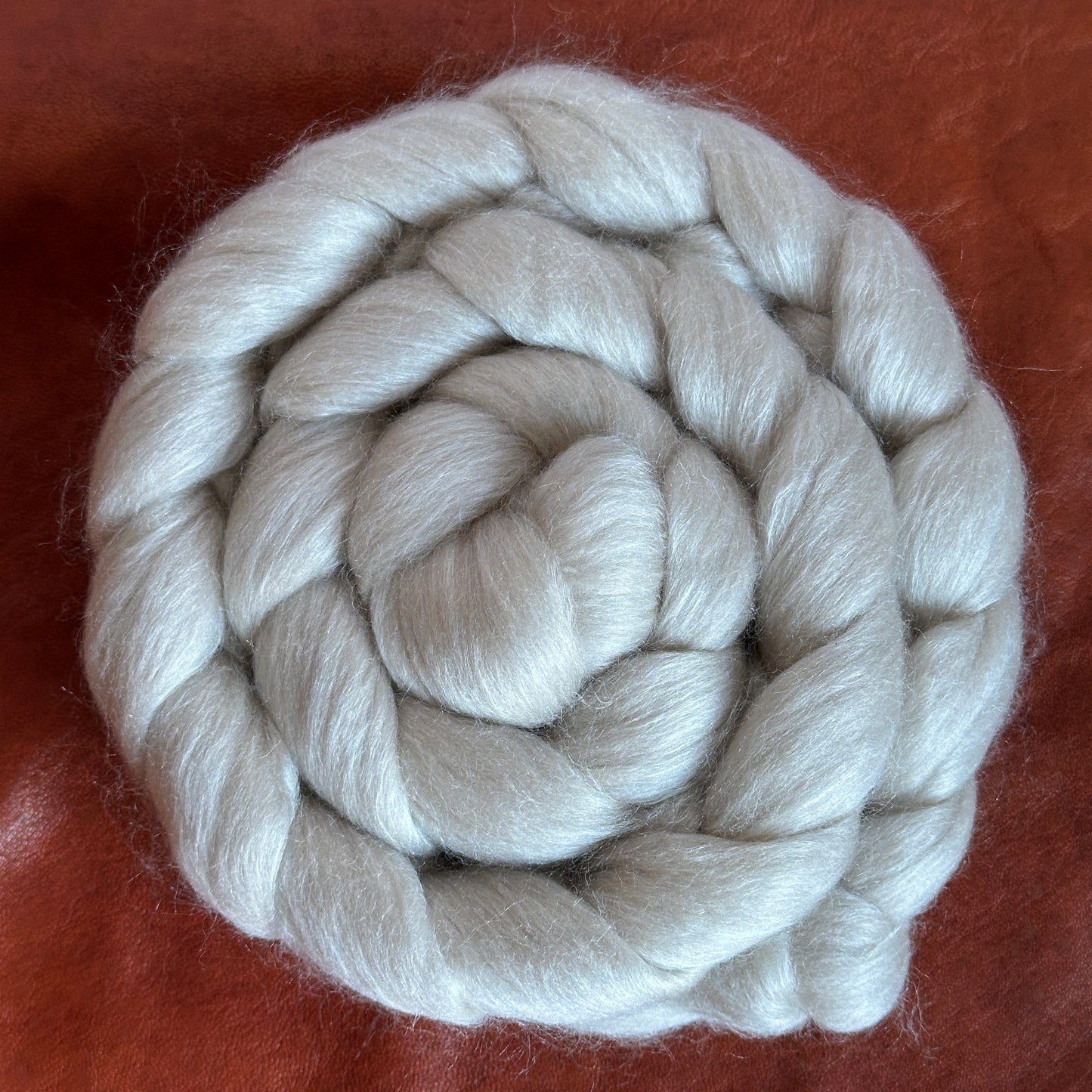 Haunui wool/silke - Oatmeal hogget 17,4 micron 70% + mullbärssilke 30%